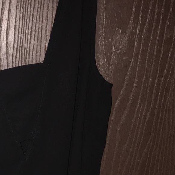 Express Keyhole Black Top - Picture 4 of 6